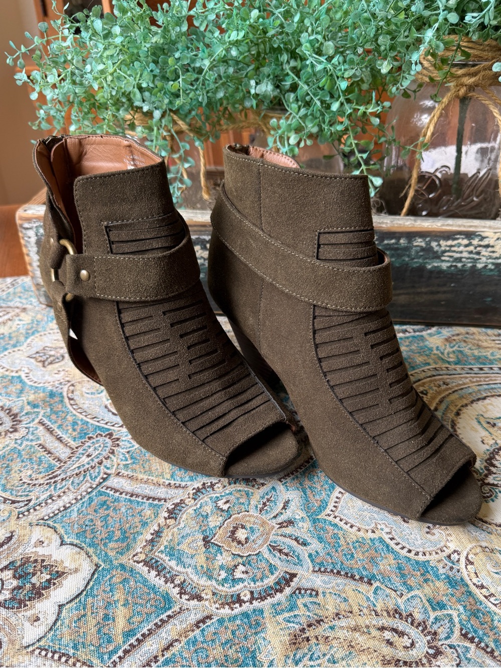 Cato Open Toe Booties Olive Green Suede Zip Side Stacked Heel Women’s 9W